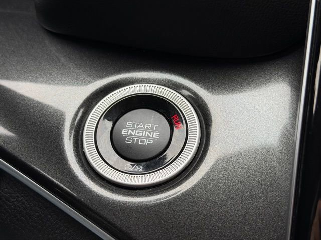 Used 2023 Jeep Grand Cherokee Laredo image 17