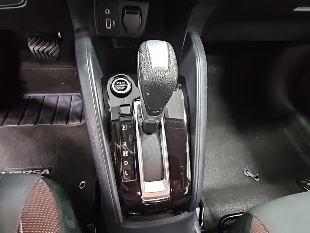Used 2021 Nissan Versa SR image 19