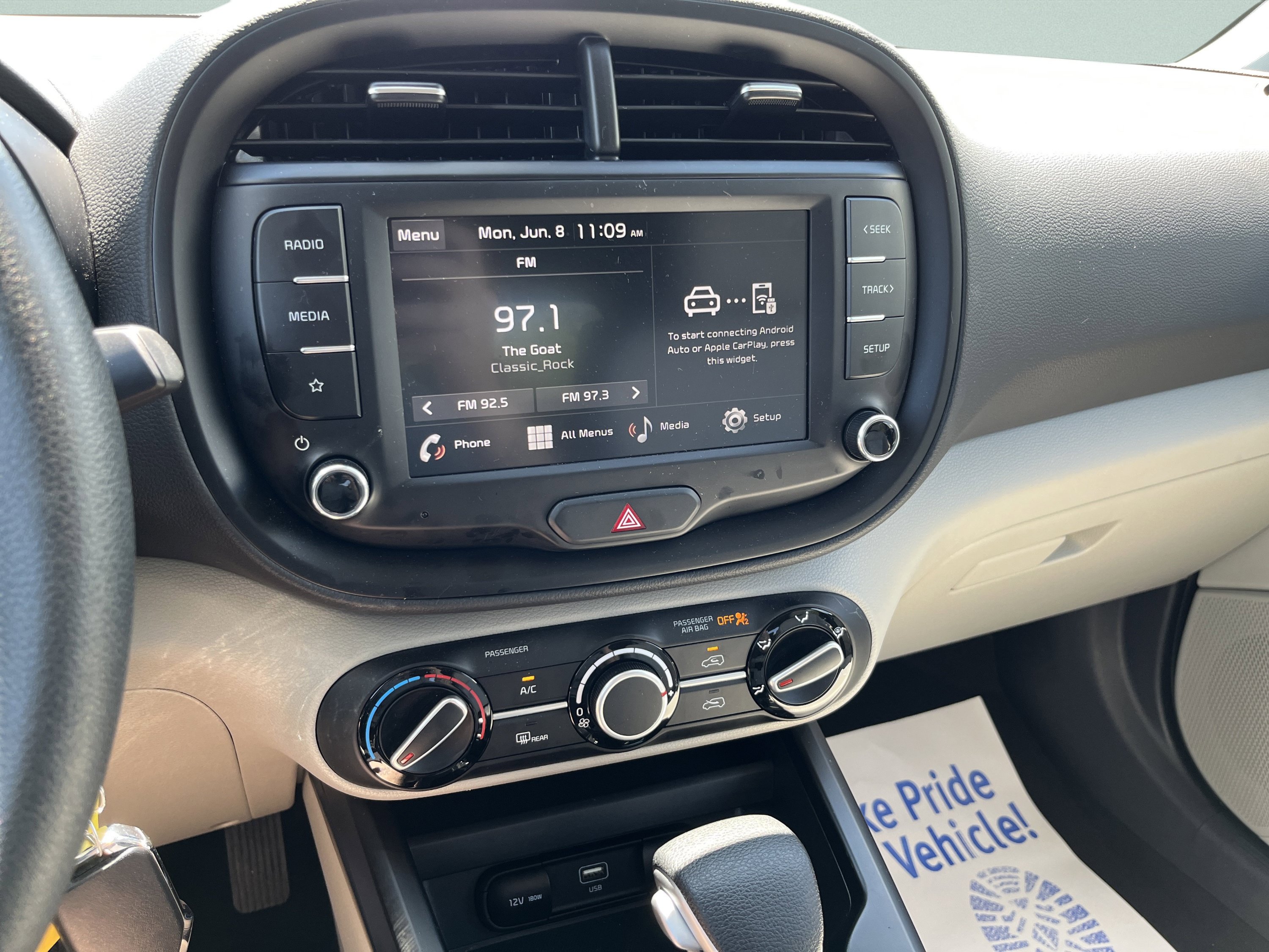 Used 2025 Kia Soul LX FWD image 24