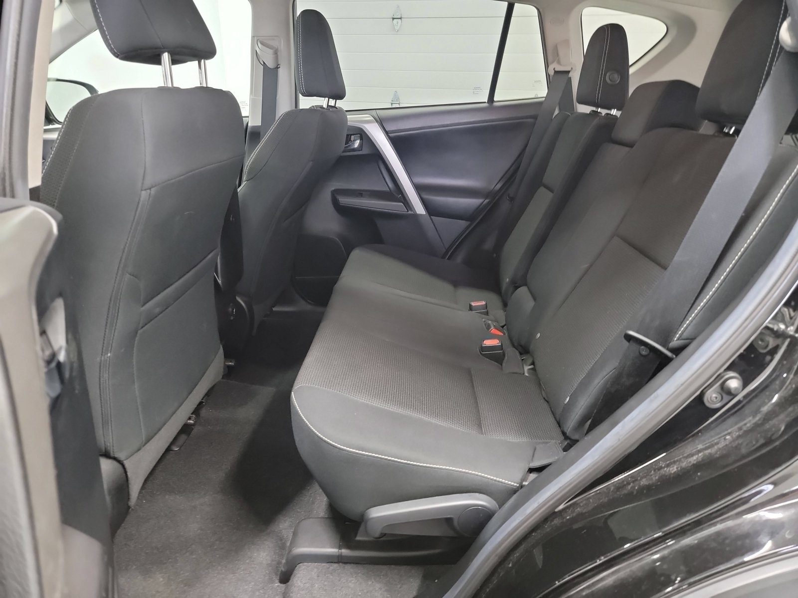 Used 2018 Toyota RAV4 XLE FWD image 28