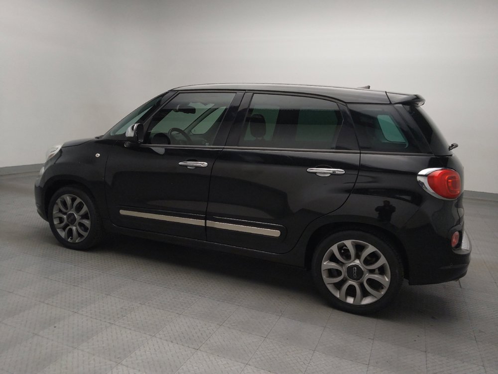 Used 2017 FIAT 500L Lounge w/ Dual-Pane Sunroof Package image 3