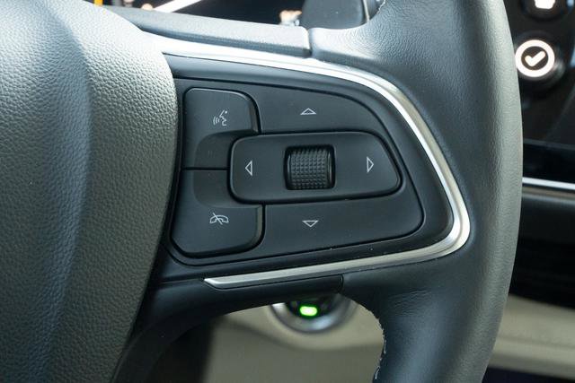 Used 2021 Buick Envision Avenir w/ Technology Package II image 16