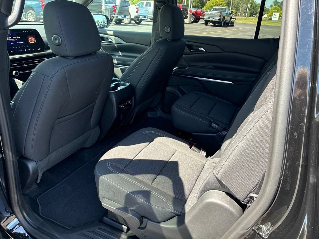 New 2026 Chevrolet Traverse LT w/ Midnight/Sport Edition AWD/4WD image 24