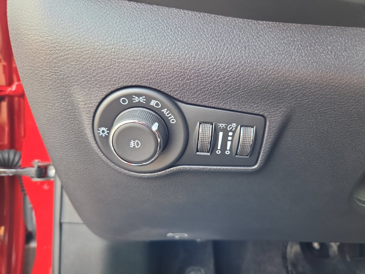 New 2026 Jeep Compass Limited w/ Sun, Sound & Navigation Group AWD/4WD image 33