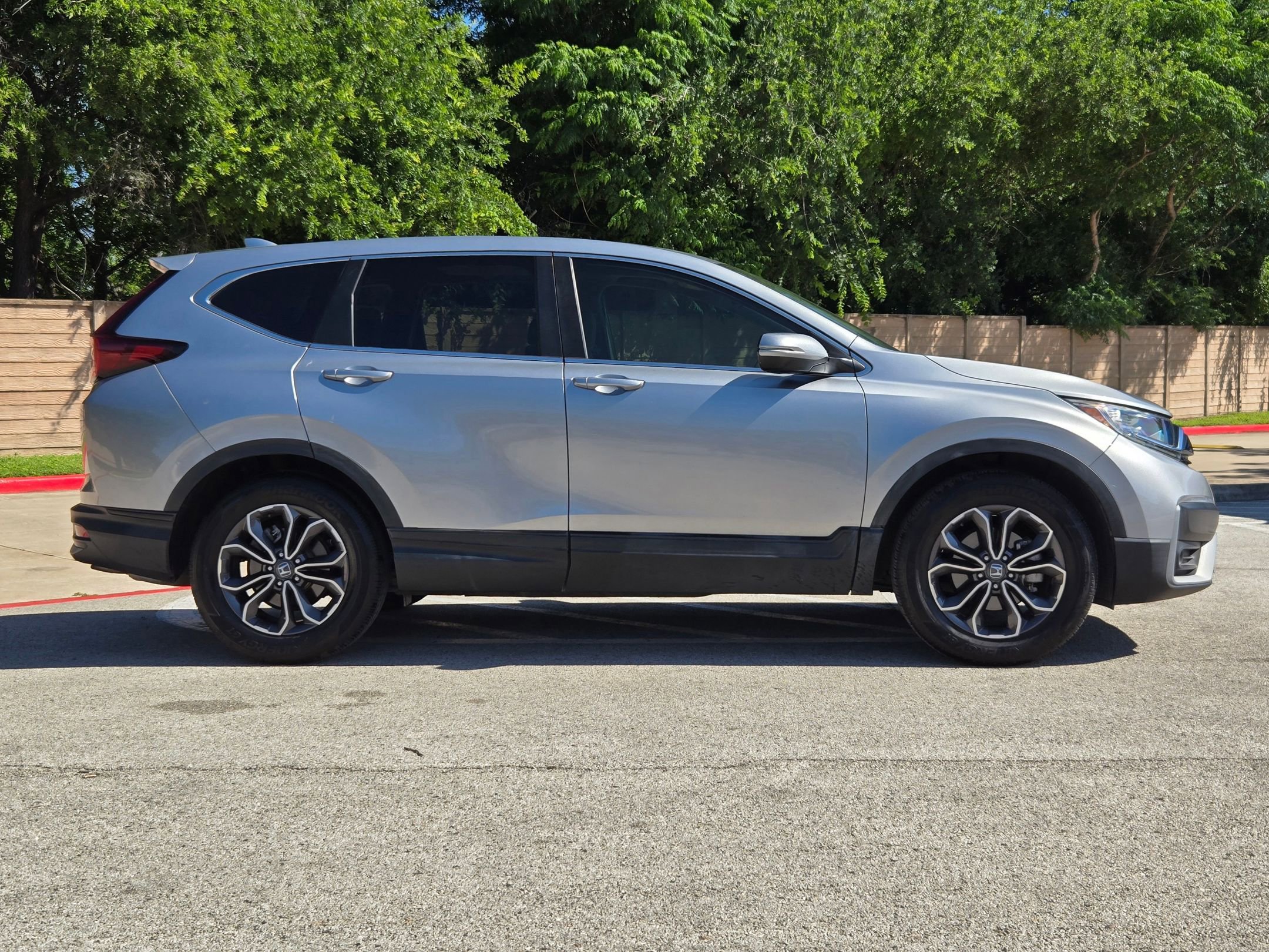 Used 2022 Honda CR-V EX image 2