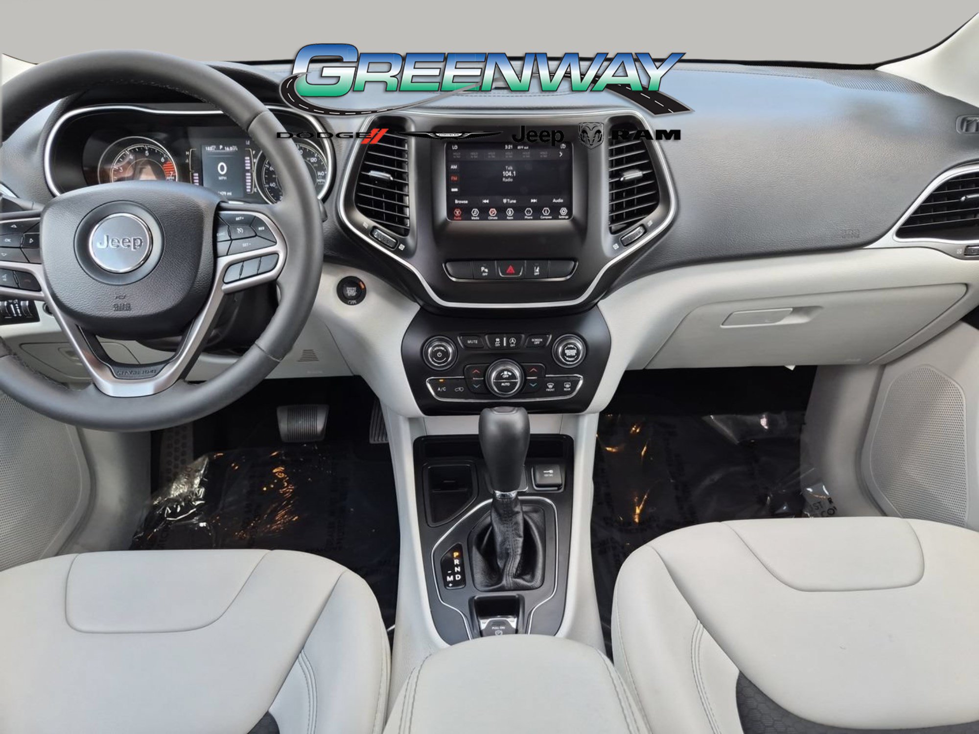 Used 2020 Jeep Cherokee Latitude Plus w/ Comfort/Convenience Group FWD image 21