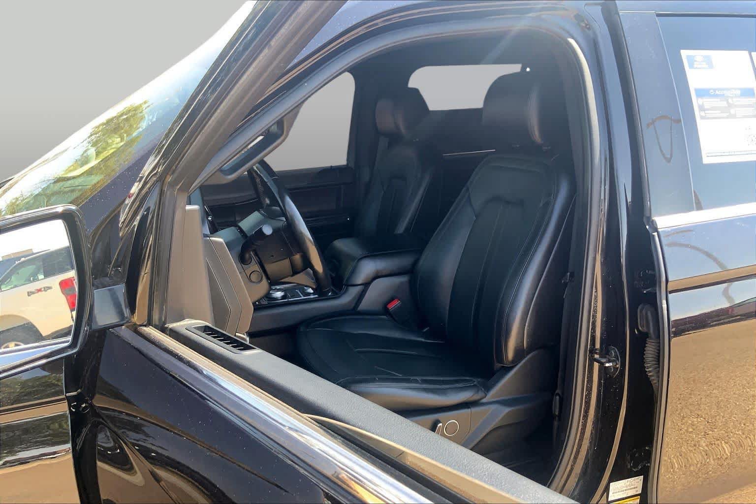 Used 2019 Ford Expedition Limited w/ Driver Assistance Package AWD/4WD image 8