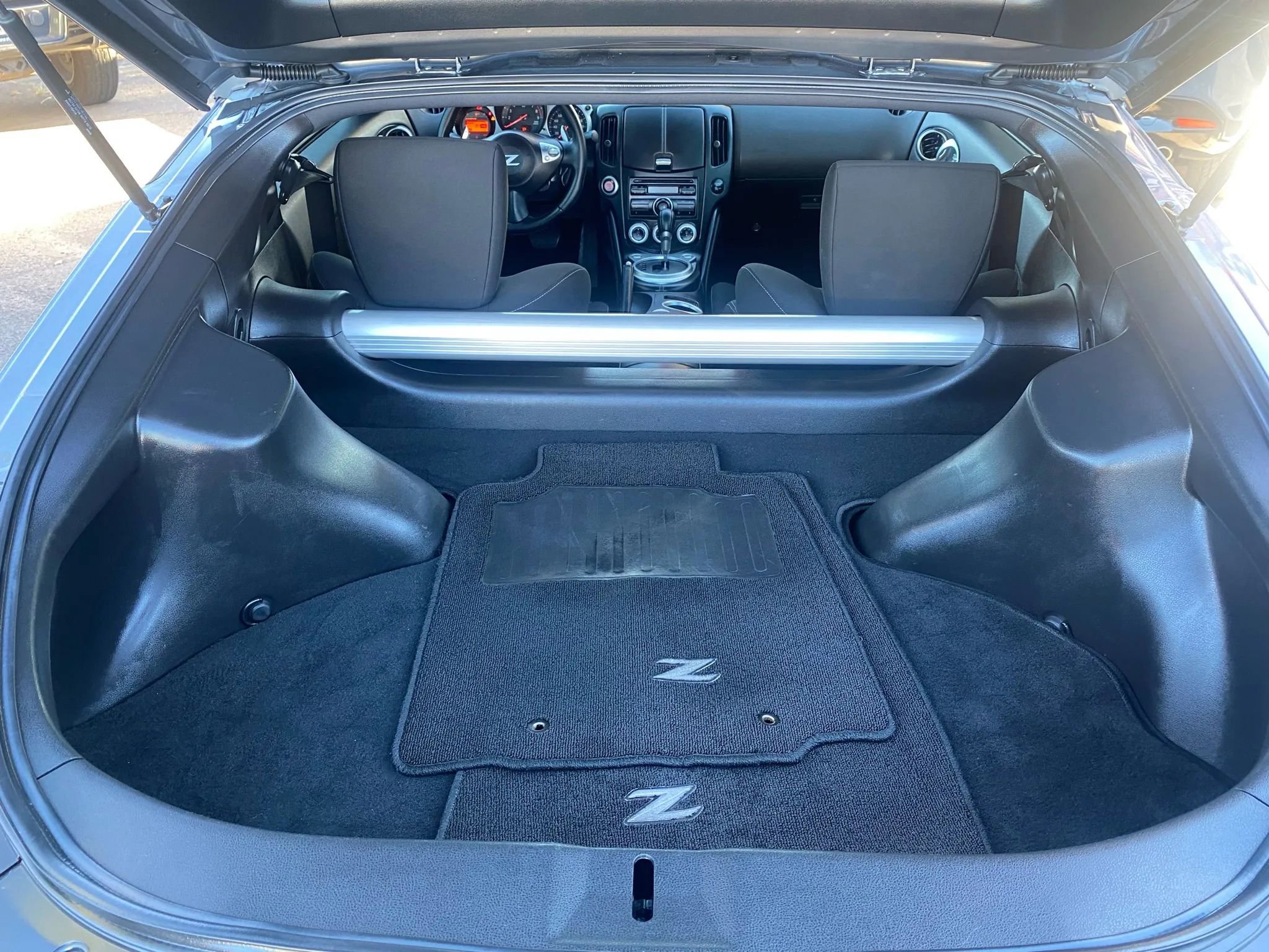 Used 2014 Nissan 370Z Coupe image 7