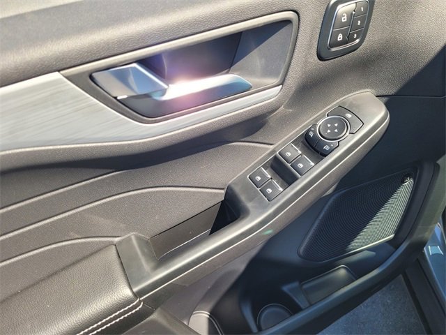 New 2025 Ford Escape SE w/ PHEV Premium Package image 8