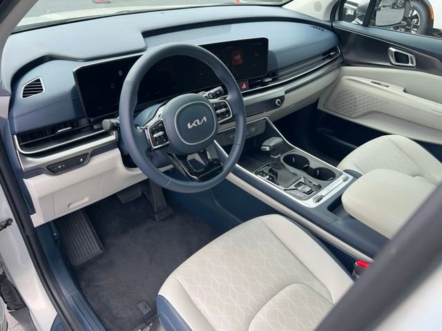 Certified 2026 Kia Carnival SX w/ SX Dark Edition Package FWD image 13