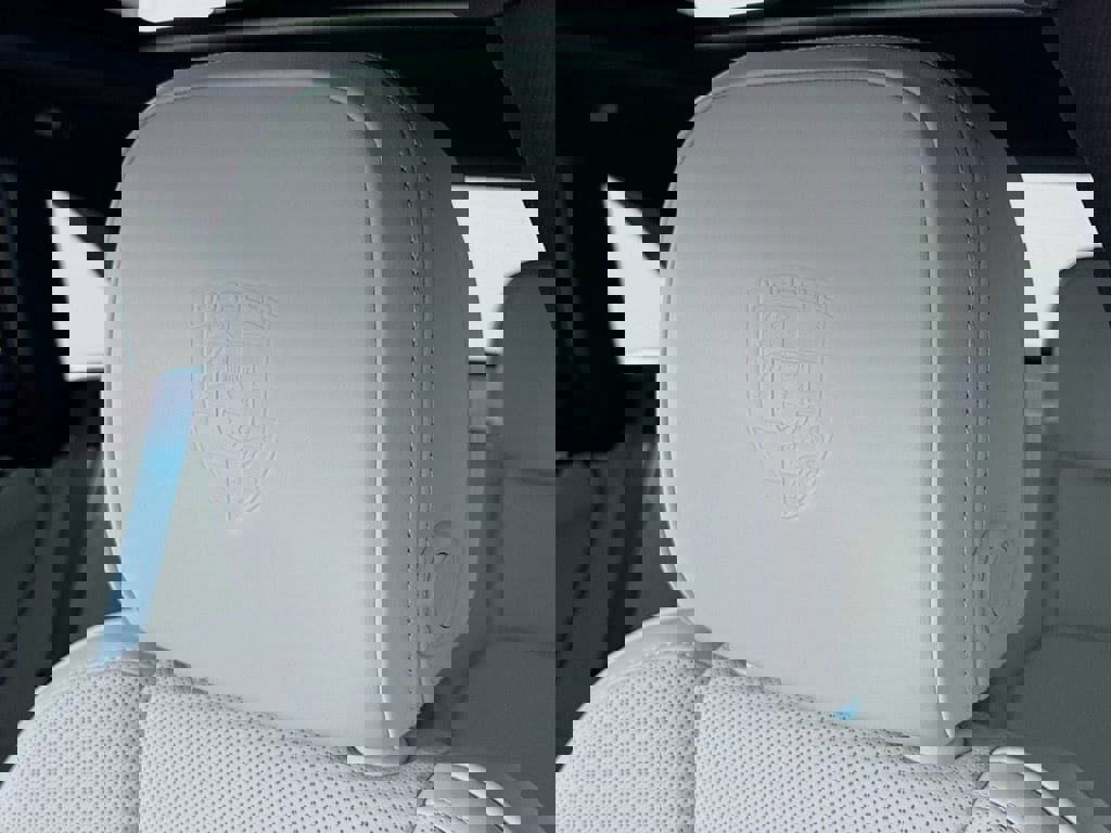 New 2026 Porsche Macan Turbo image 14