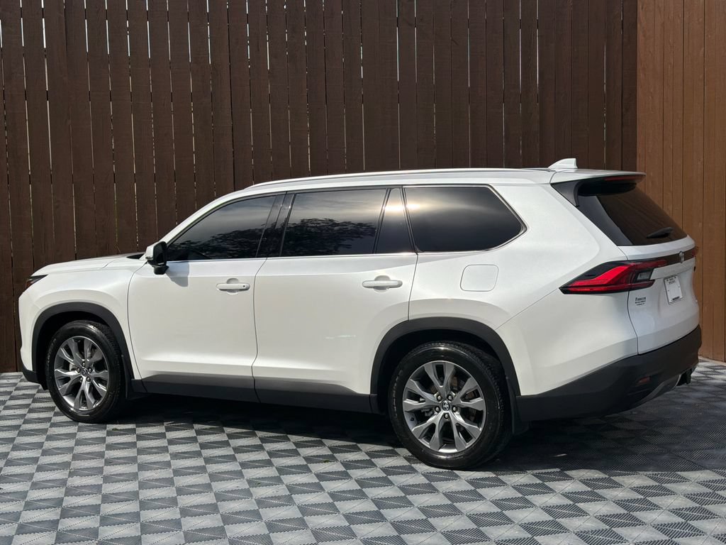 Used 2024 Toyota Grand Highlander FWD image 16