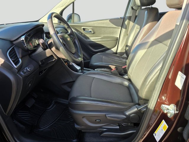 Used 2022 Chevrolet Trax LT AWD/4WD image 18
