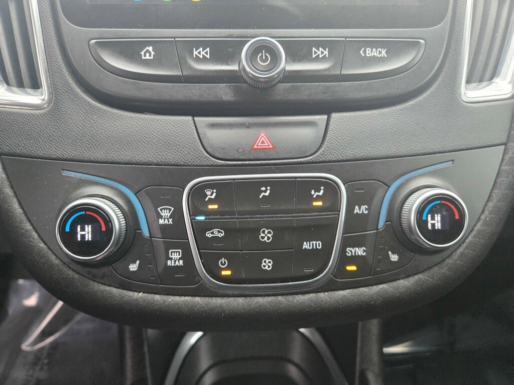 Used 2019 Chevrolet Malibu LT image 17