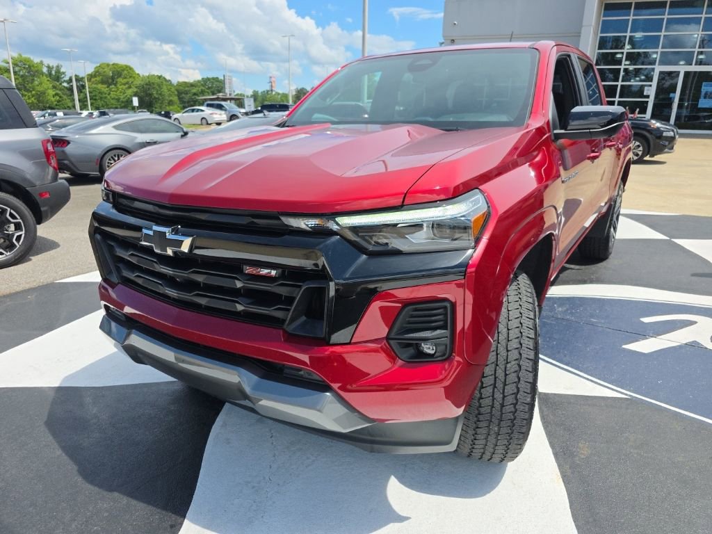 Used 2023 Chevrolet Colorado Z71 w/ Z71 Convenience Package 2 AWD/4WD image 4