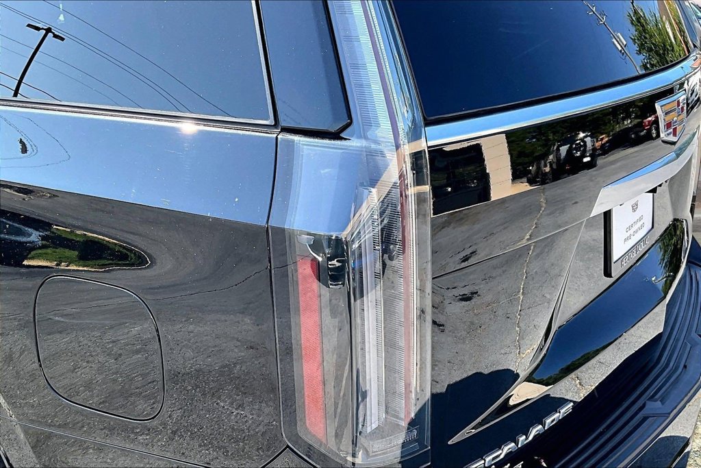 Certified 2026 Cadillac Escalade Luxury AWD/4WD image 23