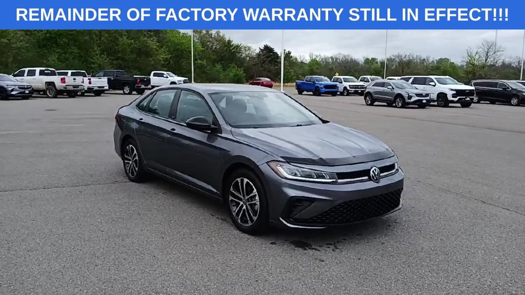 Used 2025 Volkswagen Jetta Sport image 2