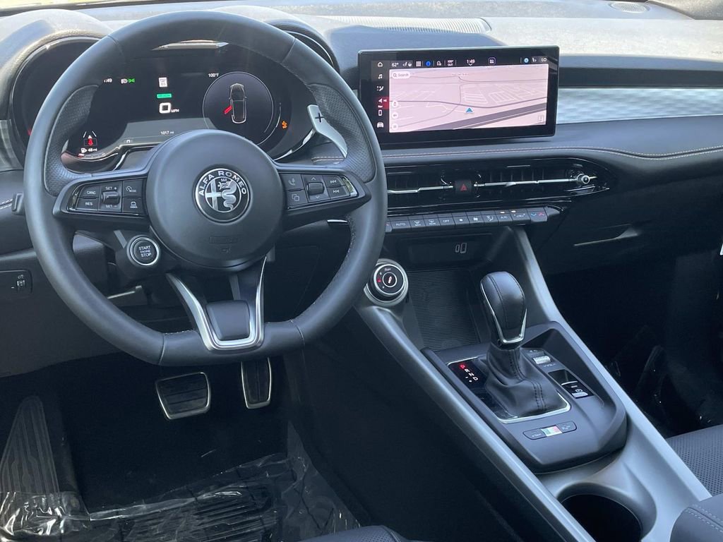 Used 2025 Alfa Romeo Tonale Veloce w/ Premium Package image 6
