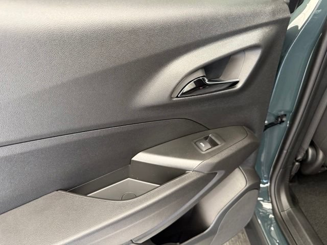 New 2026 Chevrolet Trax LS w/ LS Convenience Package FWD image 18