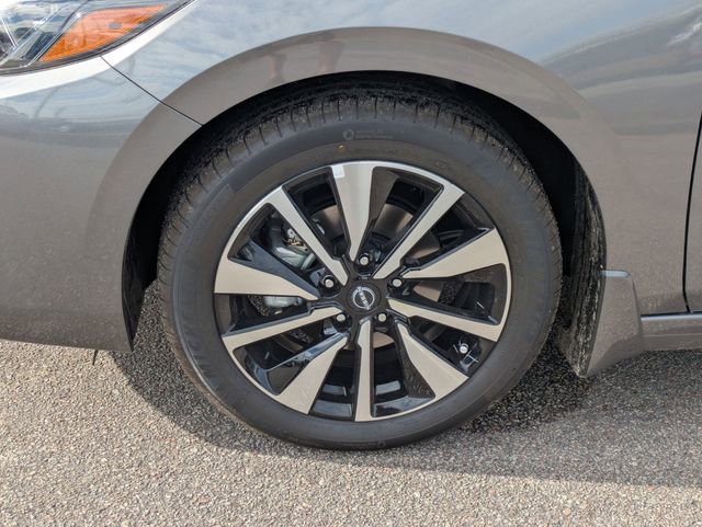 New 2025 Nissan Sentra SV w/ SV Premium Package FWD image 10