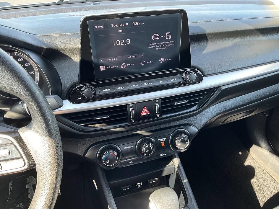 Used 2023 Kia Forte LXS FWD image 5