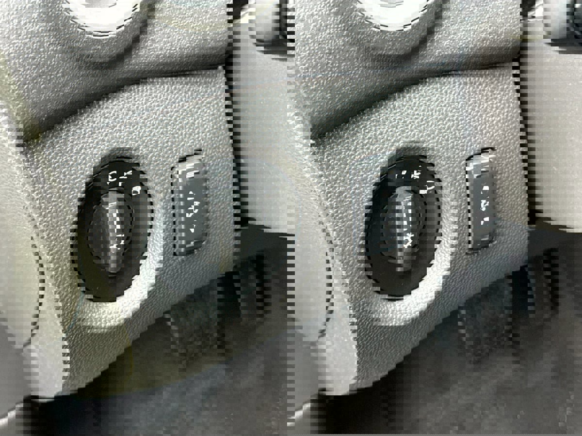 Used 2013 Ford Fiesta SE image 10