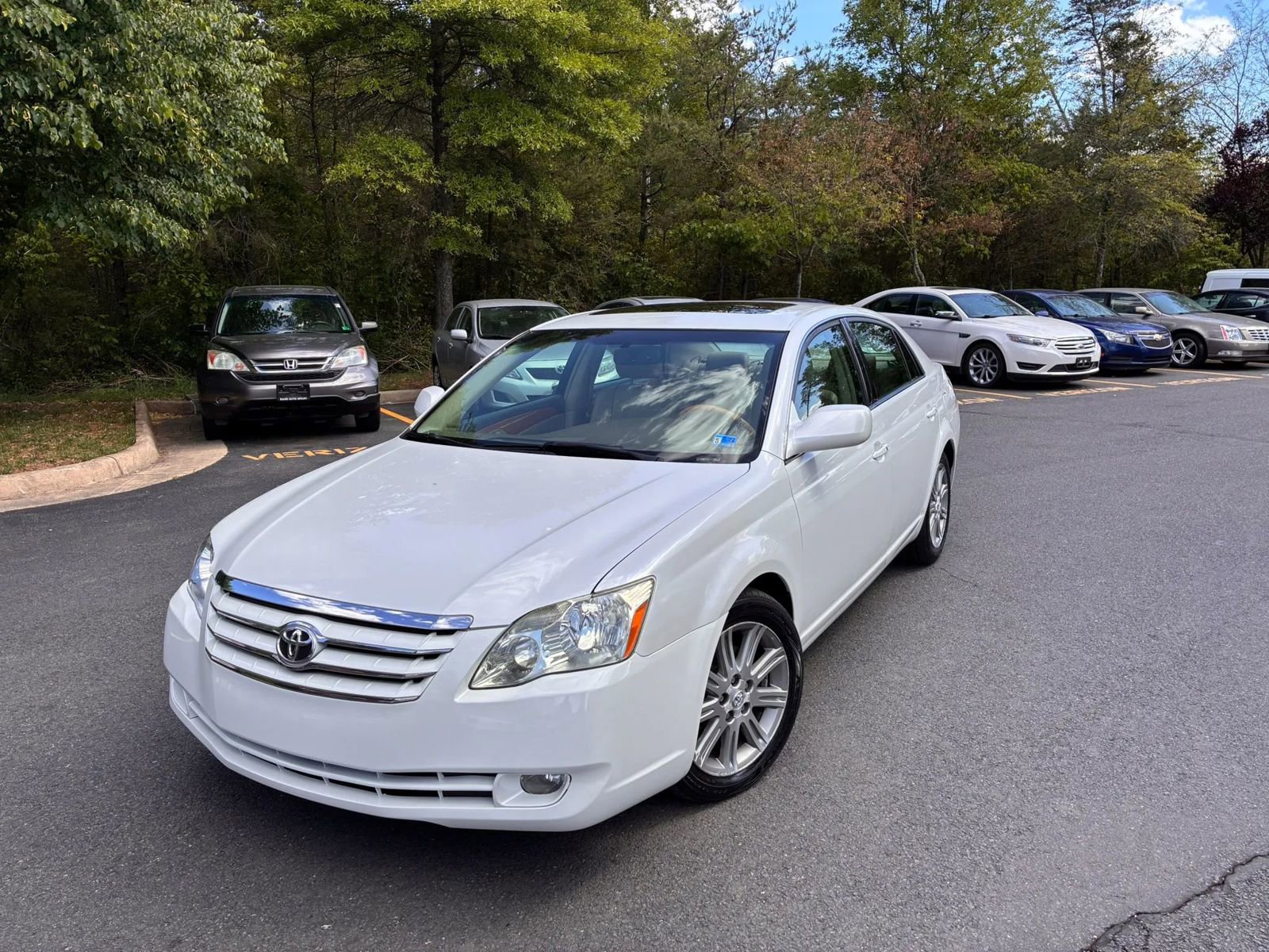 Used 2005 Toyota Avalon XL FWD image 2