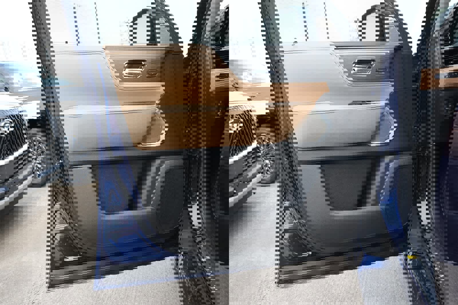 New 2025 INFINITI QX80 Sensory w/ Premium Cargo Package image 18