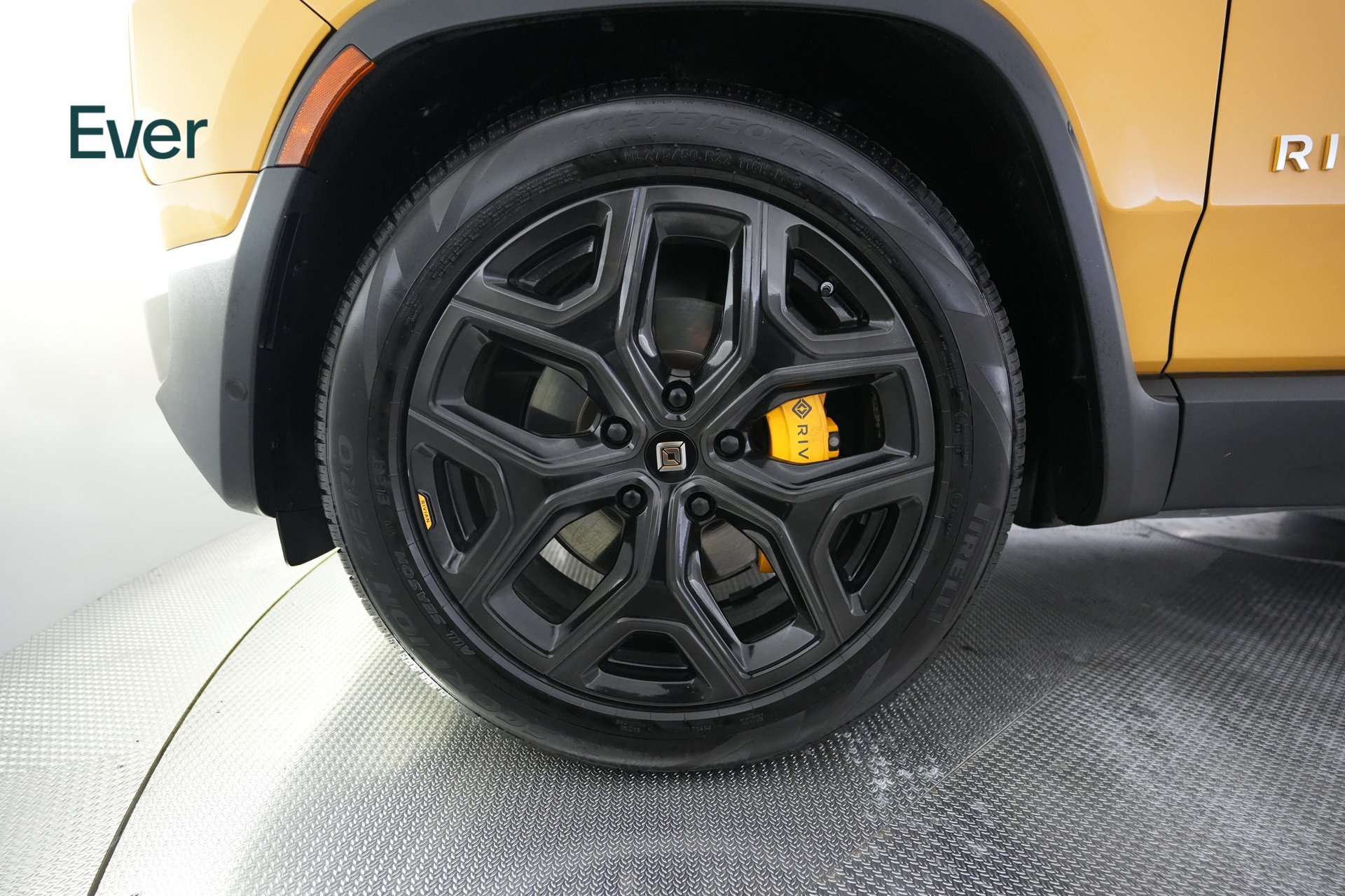 Used 2023 Rivian R1S Adventure Quad AWD/4WD image 19