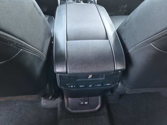Used 2024 Toyota Highlander XSE FWD image 16
