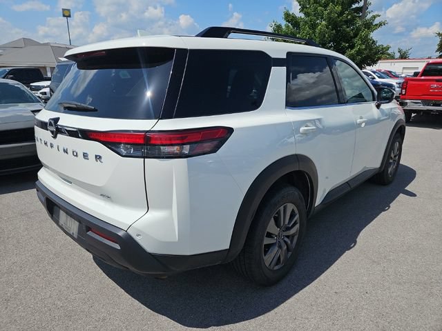 Used 2025 Nissan Pathfinder SV AWD/4WD image 3