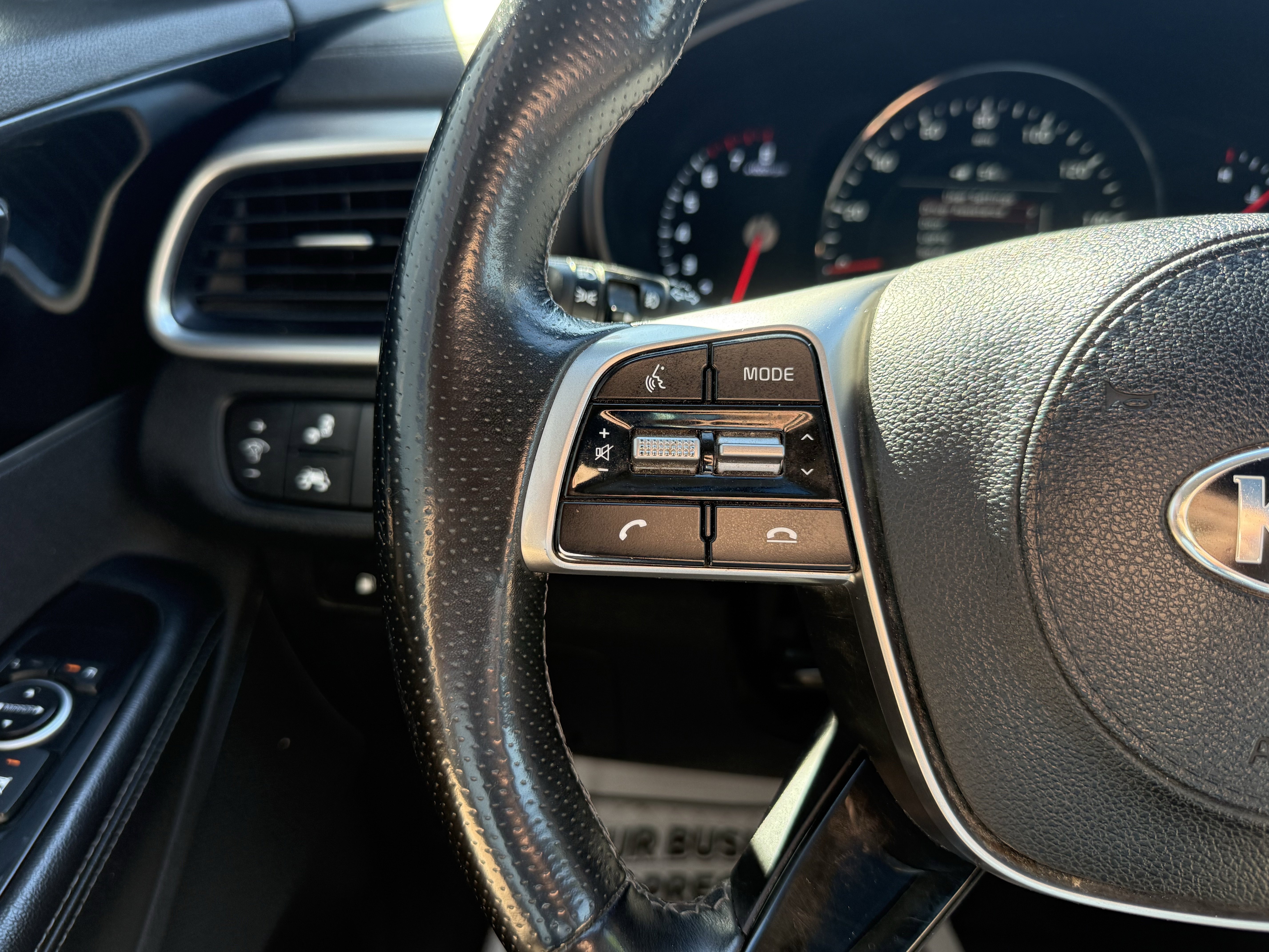 Used 2019 Kia Sorento SX image 15