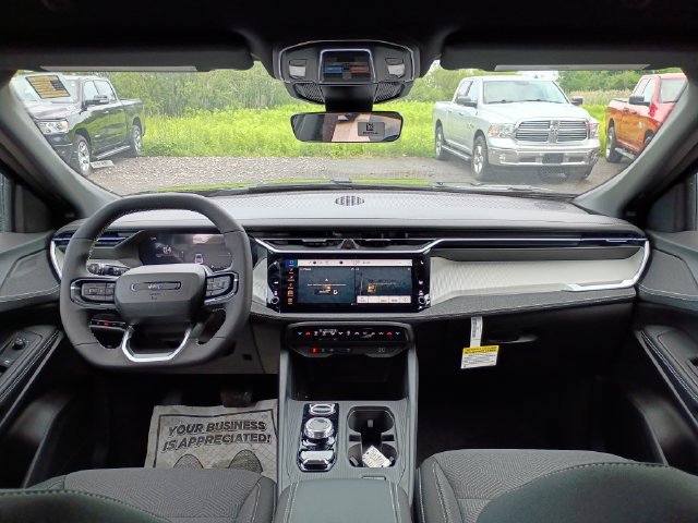 Used 2026 Jeep Cherokee Laredo AWD/4WD image 9