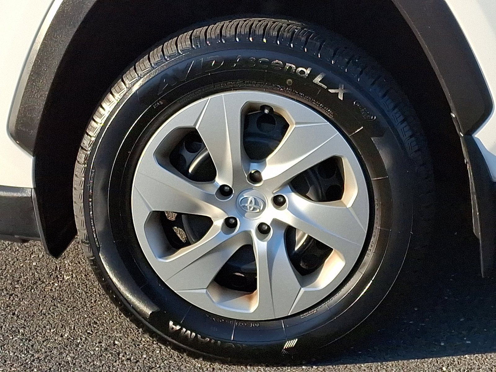 Used 2019 Toyota RAV4 LE w/ All Weather Liner Package AWD/4WD image 8