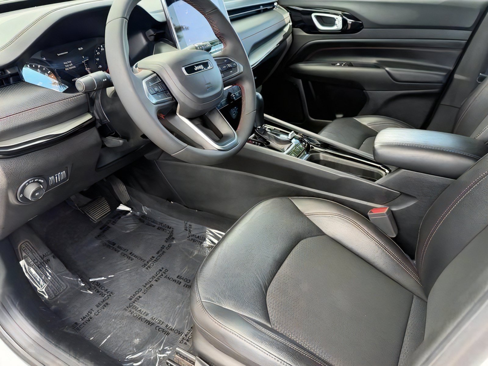Used 2025 Jeep Compass Trailhawk AWD/4WD image 19