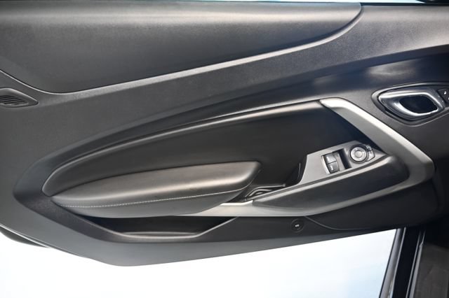 Used 2016 Chevrolet Camaro LT RWD image 29