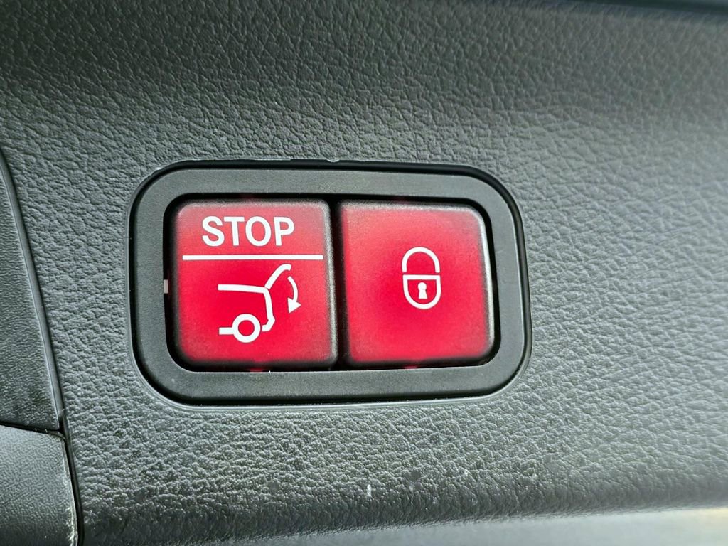 Used 2021 Mercedes-Benz GLS 450 4MATIC image 27