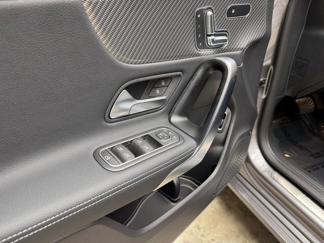 Used 2025 Mercedes-Benz CLA 250 4MATIC image 11