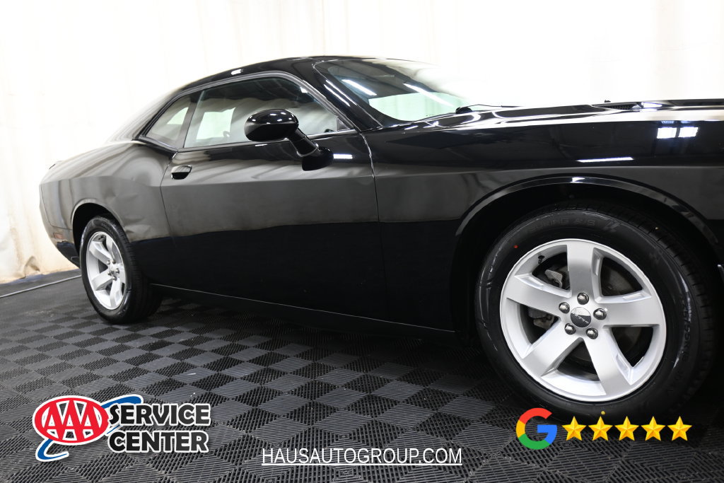 Used 2013 Dodge Challenger SXT RWD image 16