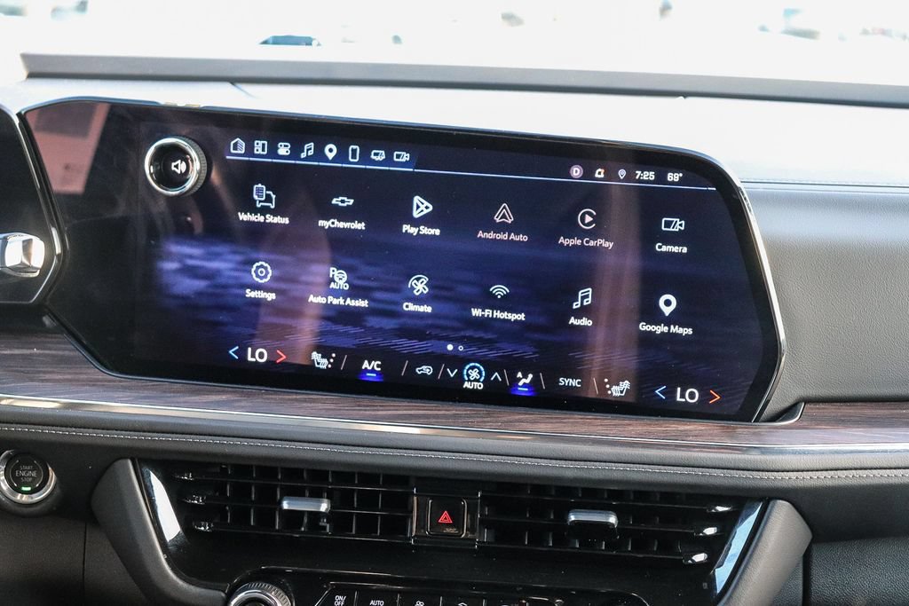 Used 2025 Chevrolet Suburban Z71 AWD/4WD image 16