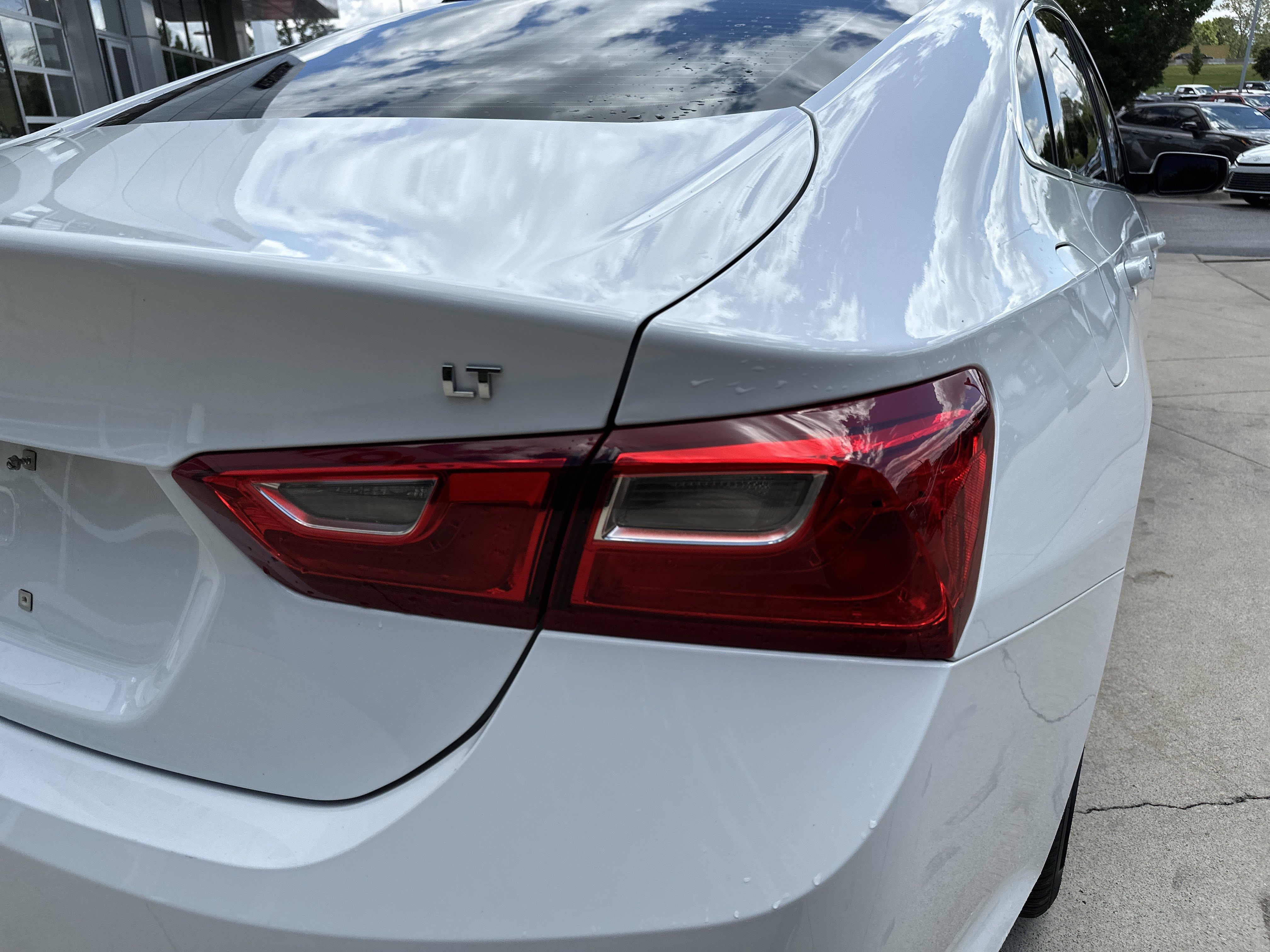 Used 2017 Chevrolet Malibu LT FWD image 20