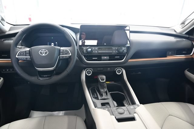 Certified 2026 Toyota Grand Highlander AWD Hybrid image 14