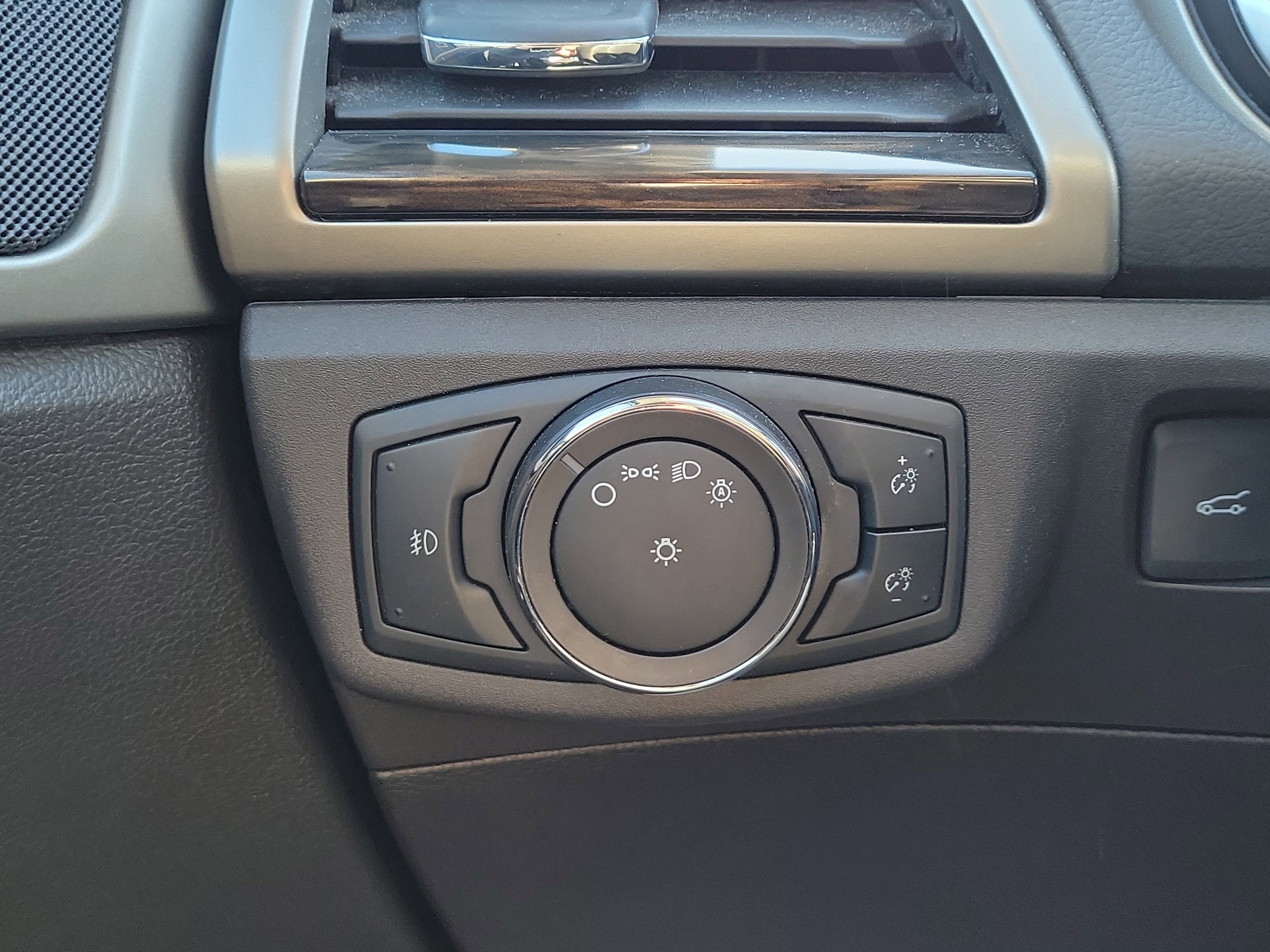 Used 2013 Ford Fusion SE image 21