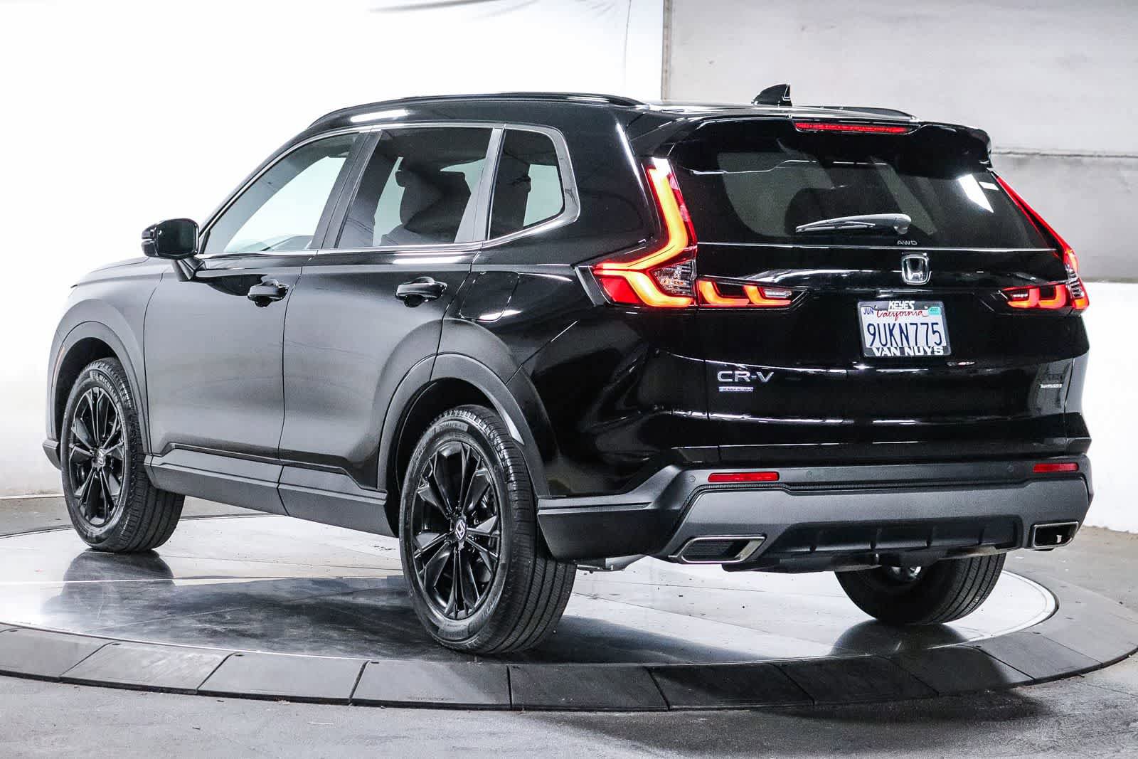 Used 2025 Honda CR-V Sport Touring image 2