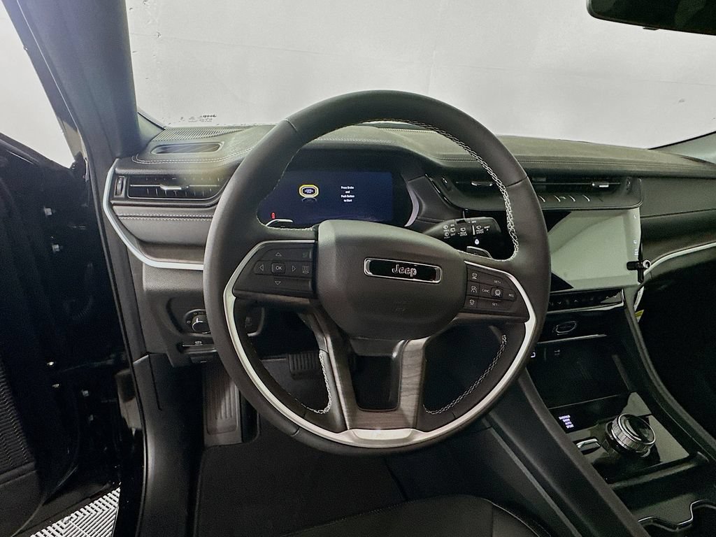 New 2026 Jeep Grand Cherokee Altitude AWD/4WD image 16