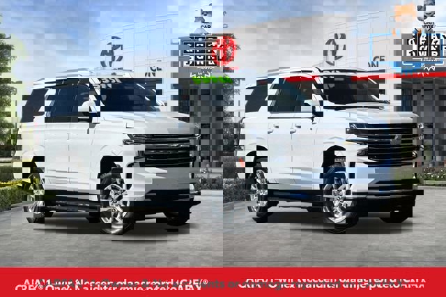 Used 2023 Chevrolet Suburban LT AWD/4WD image 2