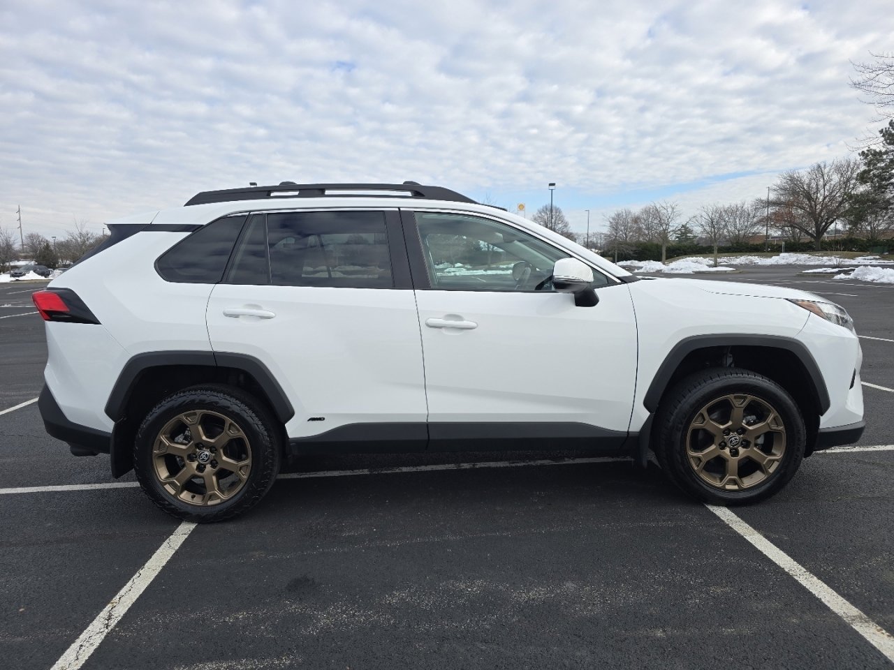 Used 2023 Toyota RAV4 AWD Hybrid image 17