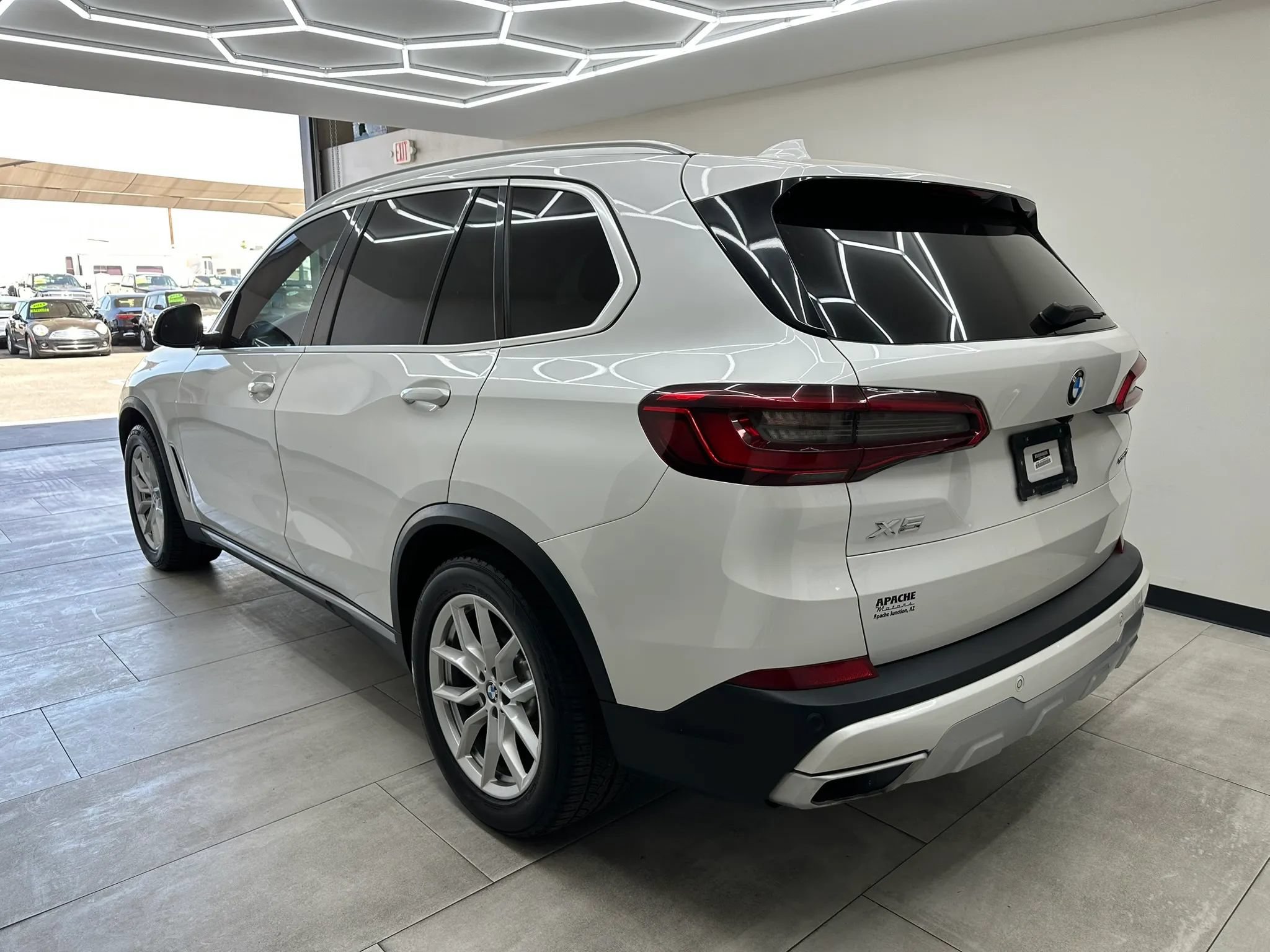 Used 2019 BMW X5 xDrive40i w/ Convenience Package AWD/4WD image 4
