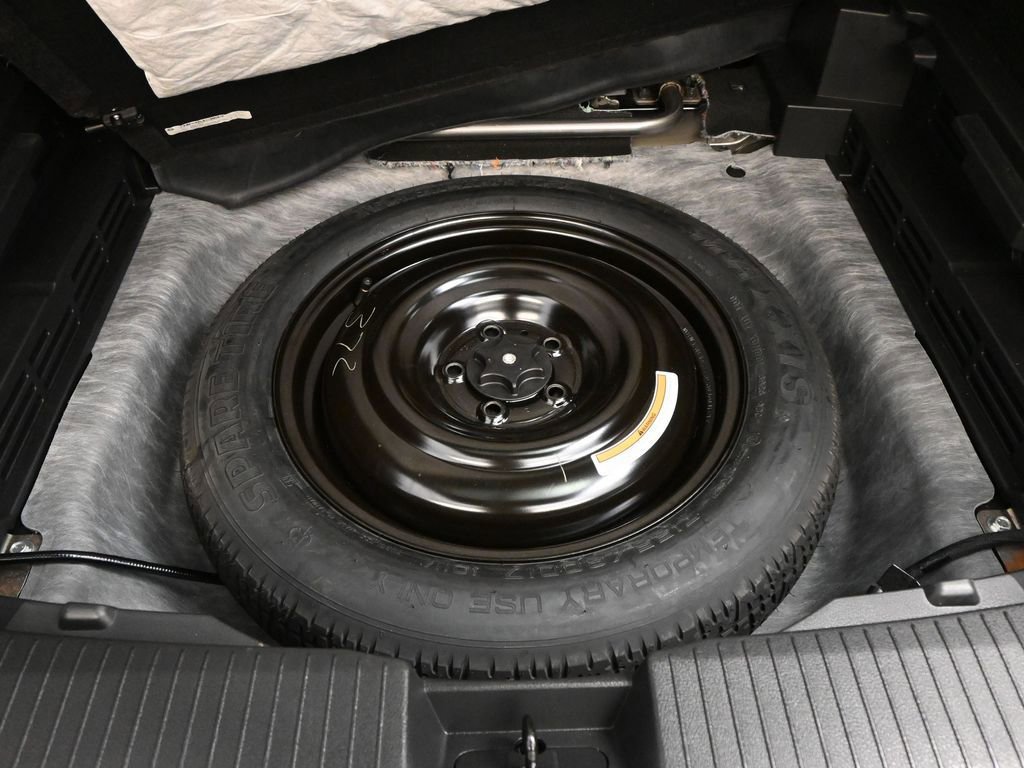 Used 2024 Nissan Rogue SV image 21