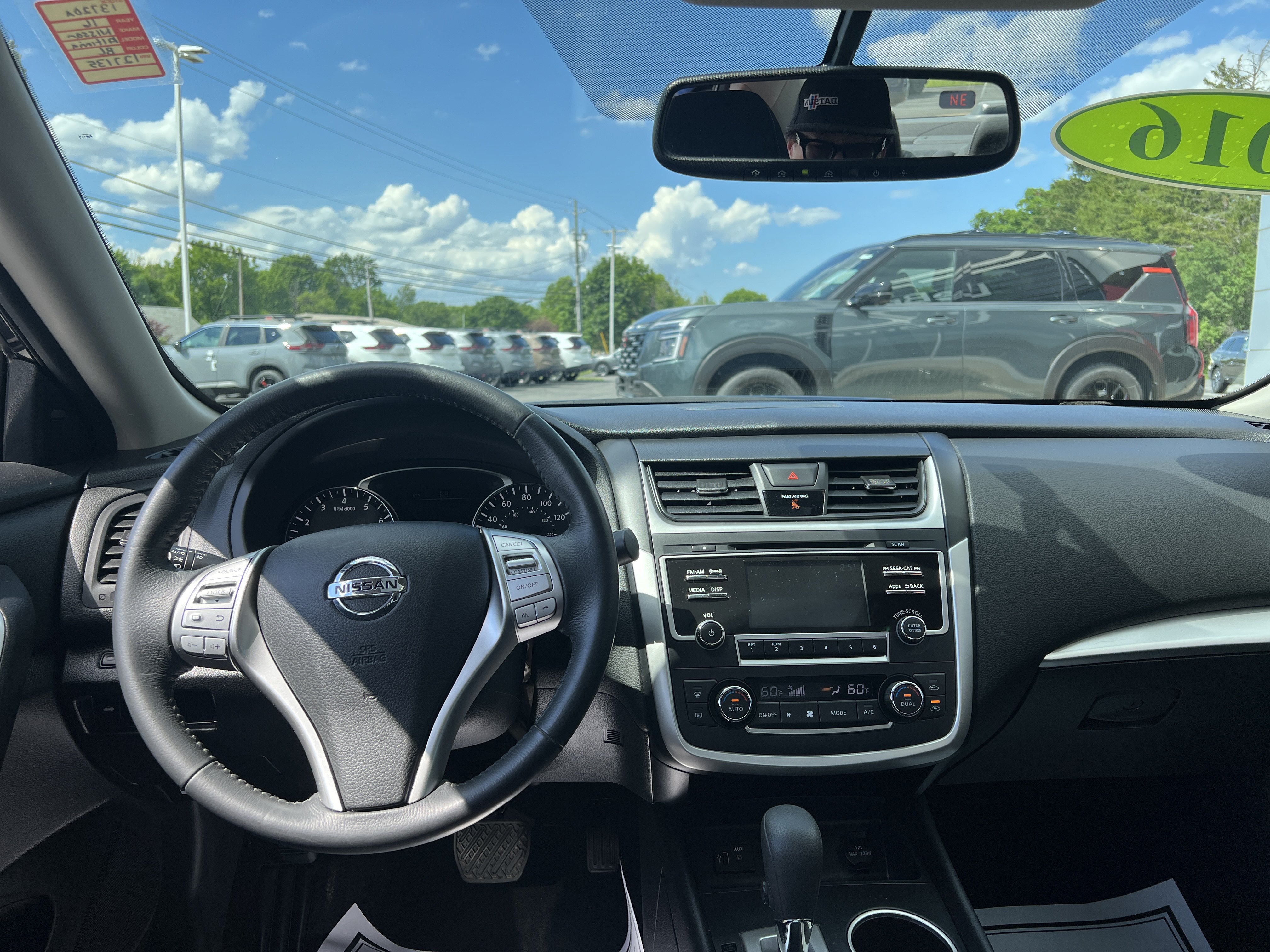 Used 2016 Nissan Altima 2.5 SV w/ Convenience Package FWD image 4